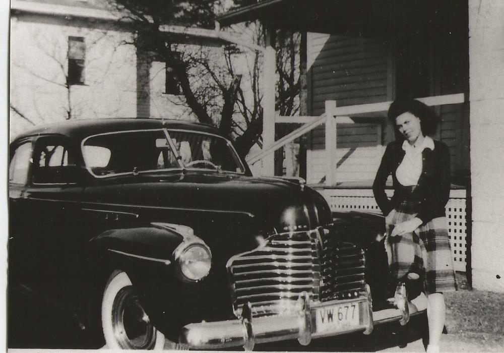 dorothy-snyder-and-41-buick.jpg